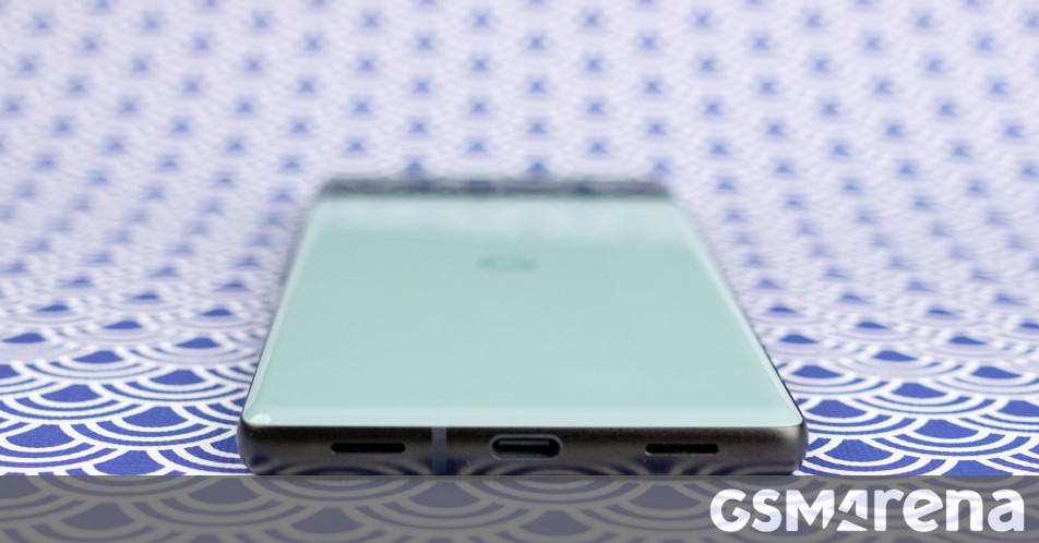 Google rumored to be working on a compact Pixel phone