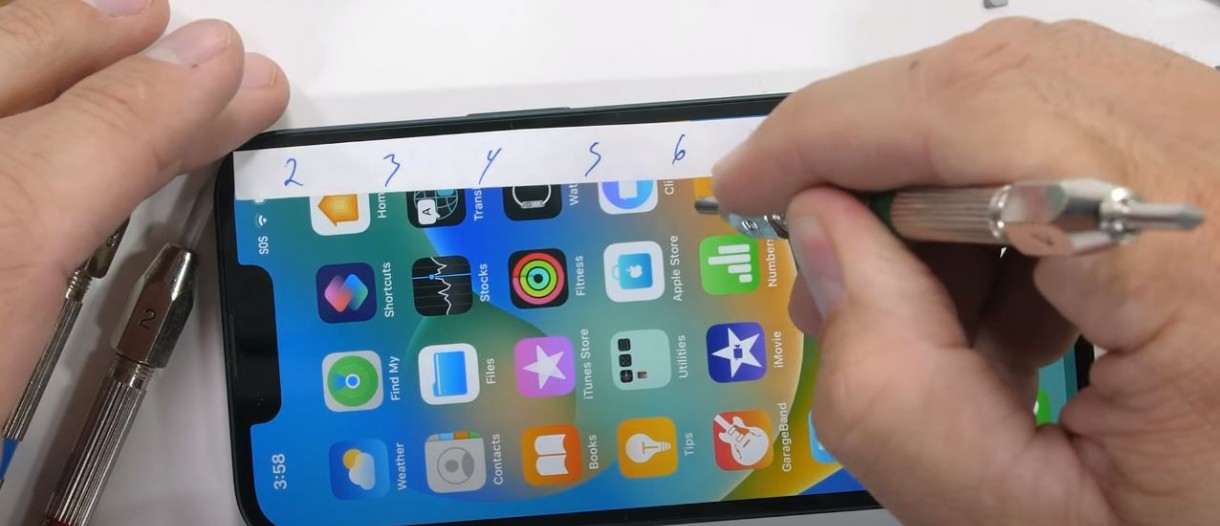 Apple iPhone 14 passes durability test with top marks - GSMArena.com news