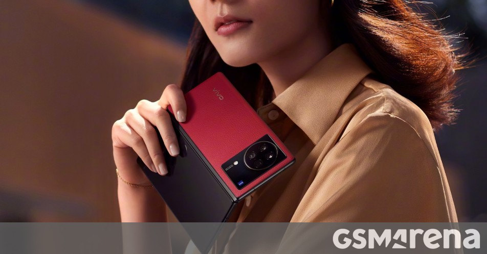 vivo shows off images of X Fold+ in red