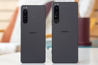 Sony Xperia 5 IV (left) and the Xperia 1 IV (right)