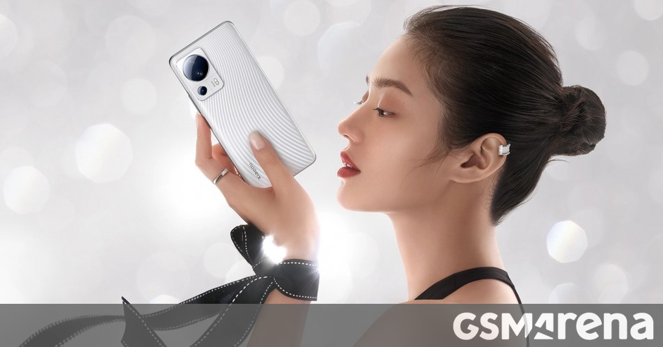 Xiaomi Civi 2 comes with dual front cameras in a centered punch hole