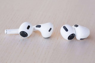 New AirPods Pro 2 on the left, AirPods Pro on the right