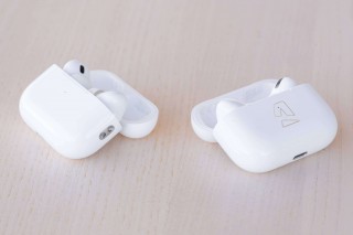 New AirPods Pro 2 on the left, AirPods Pro on the right