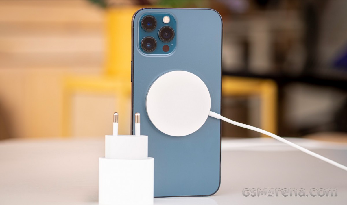 Apple will switch to wireless charging exclusively for the iPhone and even iPads, predicts Mark Gurman
