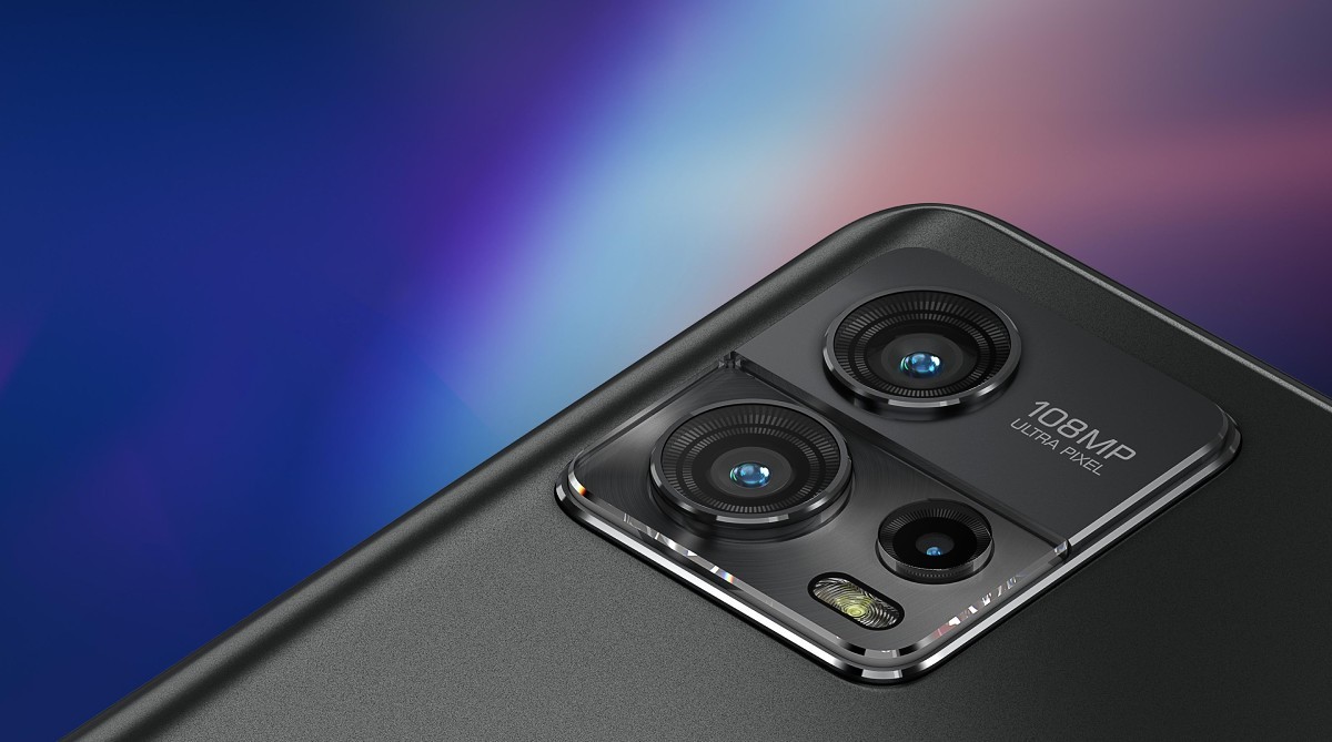 Moto G72: cámara principal de 108MP (f/1.7, 0.64µm) + ultra gran angular de 8MP + cámara macro de 2MP