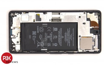 Google Pixel 7 disassembly teardown shows it's slightly easier to repair than the Pixel 7 Pro