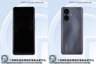 Realme 10 (left) and Realme 10 Pro+ (right)