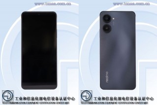 Realme 10 (left) and Realme 10 Pro+ (right)