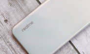 Realme 10's design and charging speed revealed by FCC