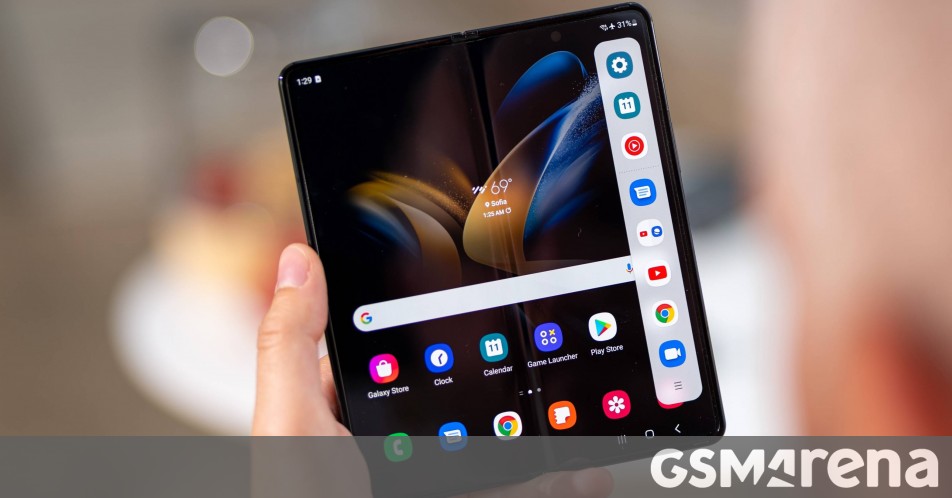 Samsung's future foldable smartphones might have an S Pen slot ...