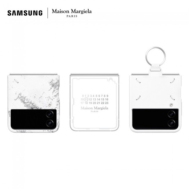 Samsung Galaxy Z Flip4 Maison Margiela Edition comes with two cases