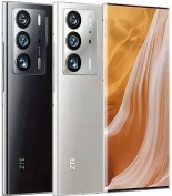 GSMArena.com - The ZTE Axon 40 Ultra next to the ZTE Axon