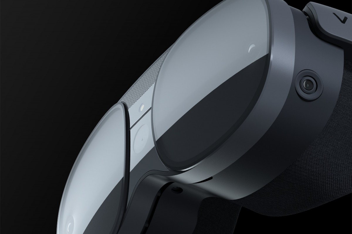 HTC یک هدست کوچک و سبک AR/VR را معرفی کرد که در نمایشگاه CES رونمایی خواهد شد.