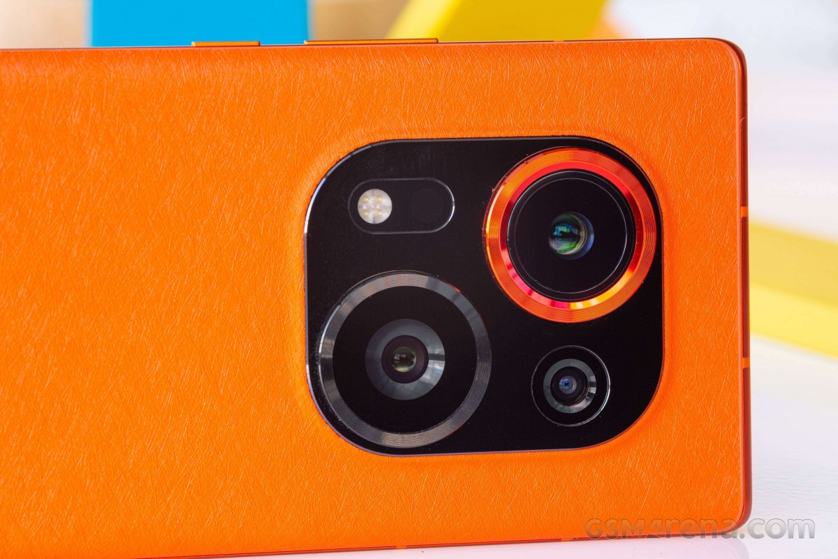 This is the best portrait zoom camera and it's not on a mainstream flagship