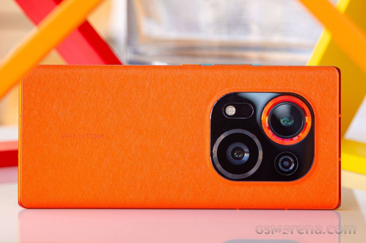 This is the best portrait zoom camera and it's not on a mainstream flagship