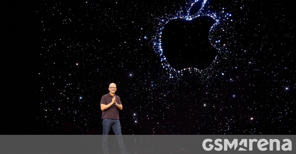 Apple CEO Tim Cook takes a $35 million pay cut in 2023