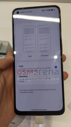 Oppo Reno8 T 4G Sunset Orange posa para la cámara y revela especificaciones clave