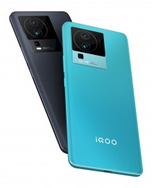 The iQOO Neo7 is launching in two colors: Frost Blue and Interstellar Black