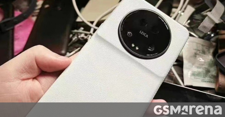 Xiaomi 13 Ultra-Gehäuselecks zeigen eine riesige Kamerainsel