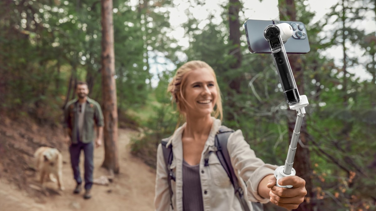 Insta360 launches Flow, a smartphone gimbal with advanced AI