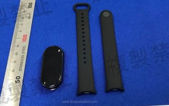 Xiaomi Smart Band 8 gets certified with two detachable straps