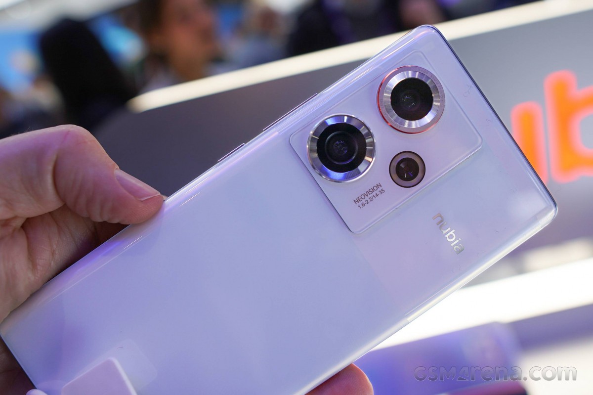 Custom-Made Camera Smartphones : Nubia Z50 Ultra