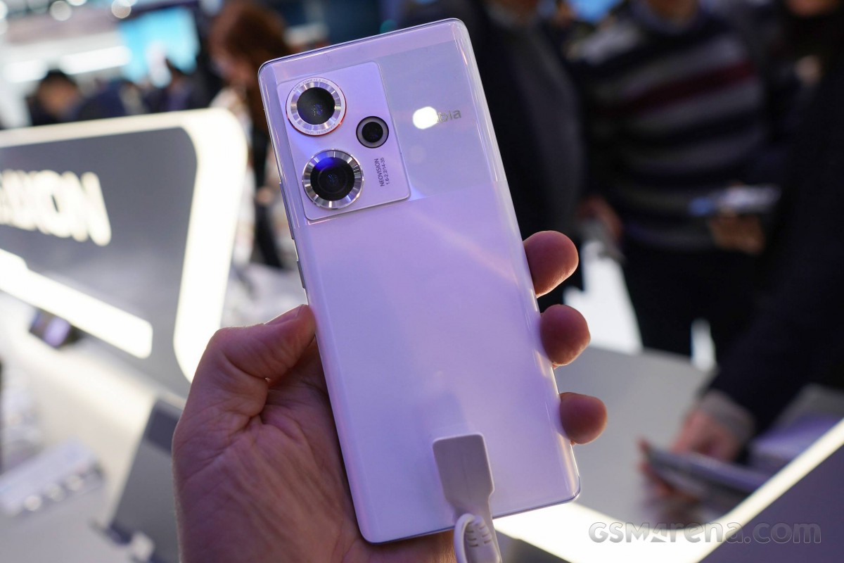 Hands-on: ZTE nubia Z50, nubia Pad 3D and nubia Neovision Glass