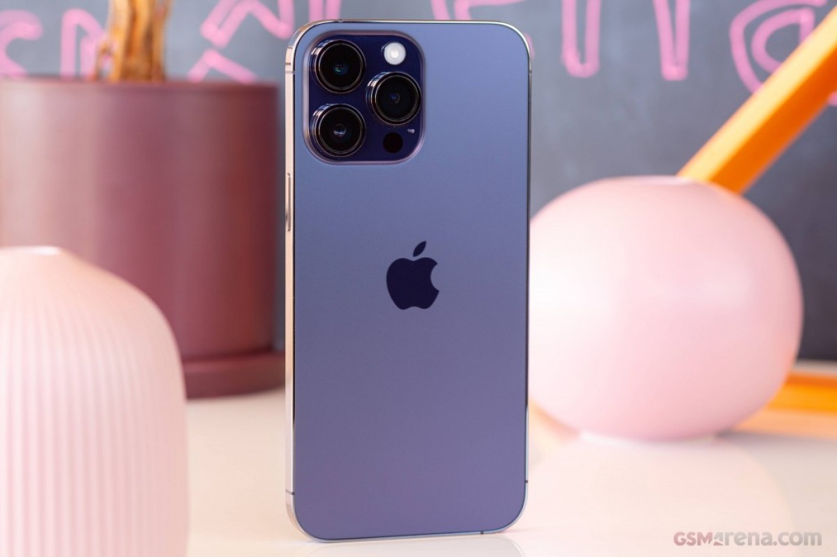 Is Apple's new iPhone 14 Pro actually 'deep purple' or another color?