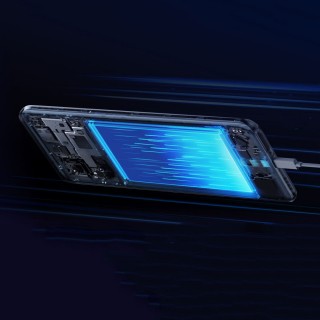 Realme GT Neo 5 SE یک باتری 5500 میلی آمپر ساعتی با شارژ سیمی 100 واتی SuperVOOC S دارد.