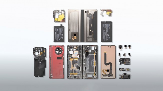 vivo X Fold2 in disassembled form