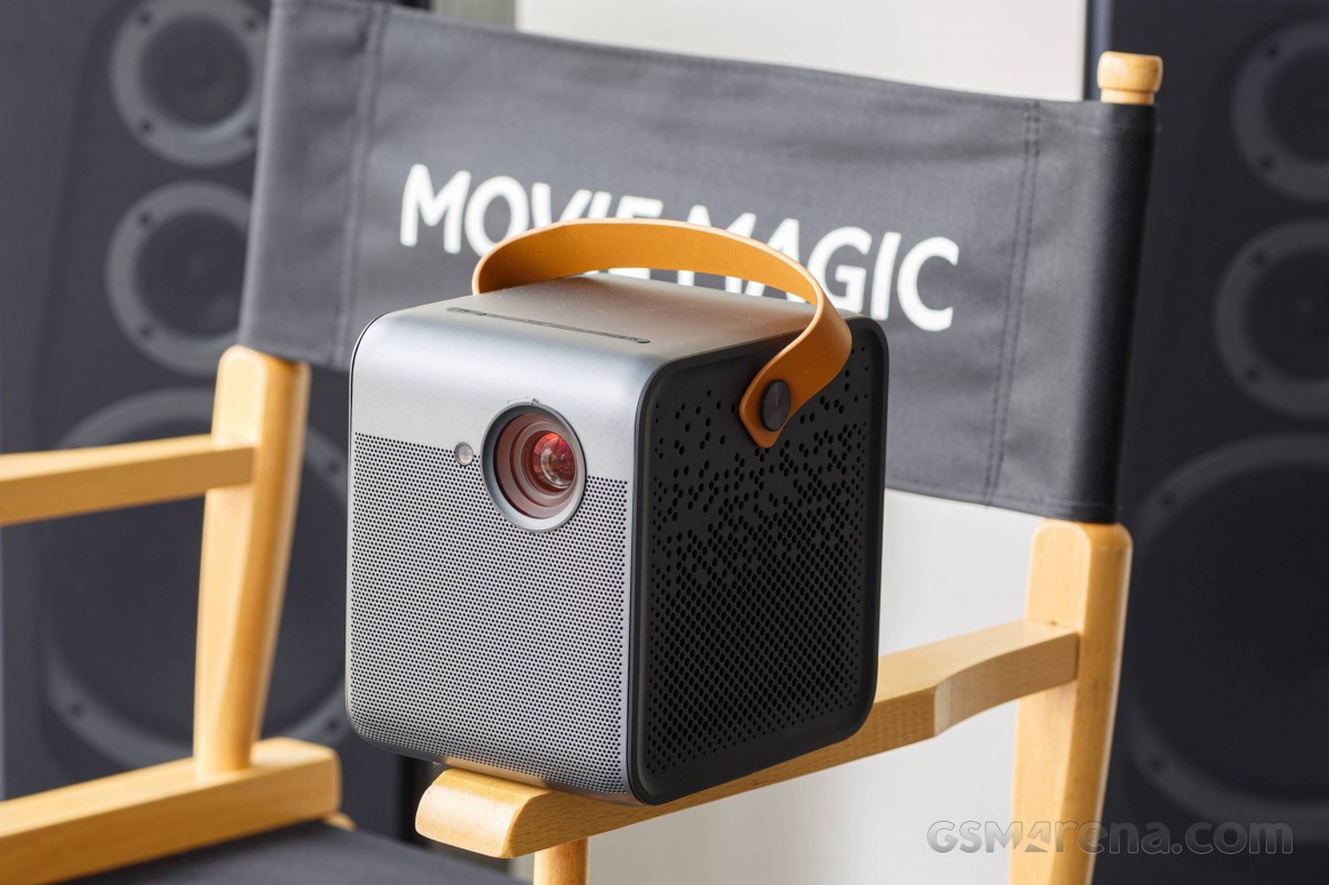 Formovie Dice portable projector review - GSMArena.com news