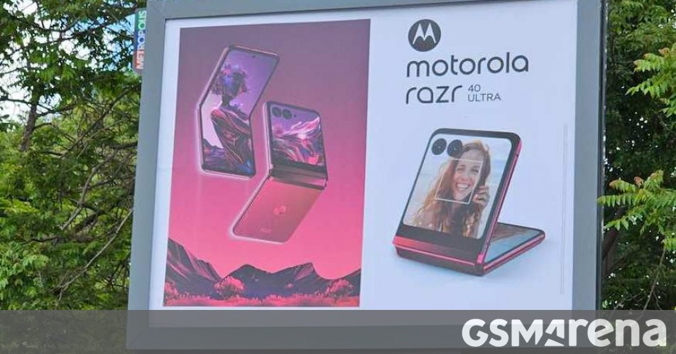 Motorola Razr 40 Ultra ads appear on billboards in Europe thumbnail