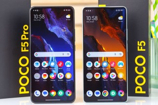 Side by side with the Poco F5 (on the right)