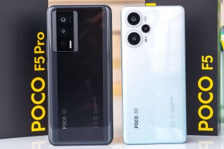 Side by side with the Poco F5 (on the right)