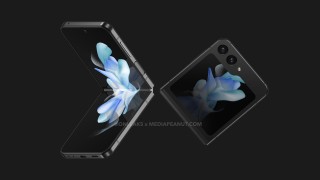 Shows the alleged Galaxy Flip5