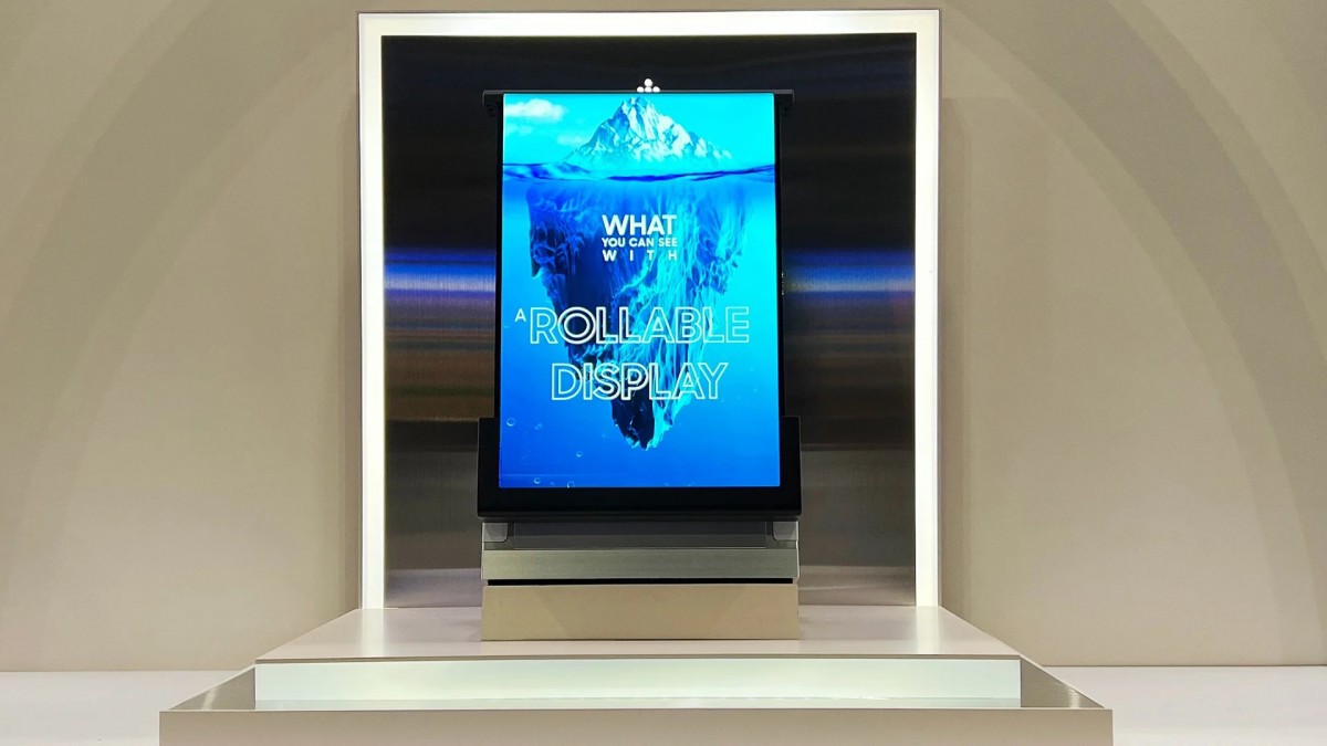 Samsung showcases a 12.4-inch rollable OLED panel
