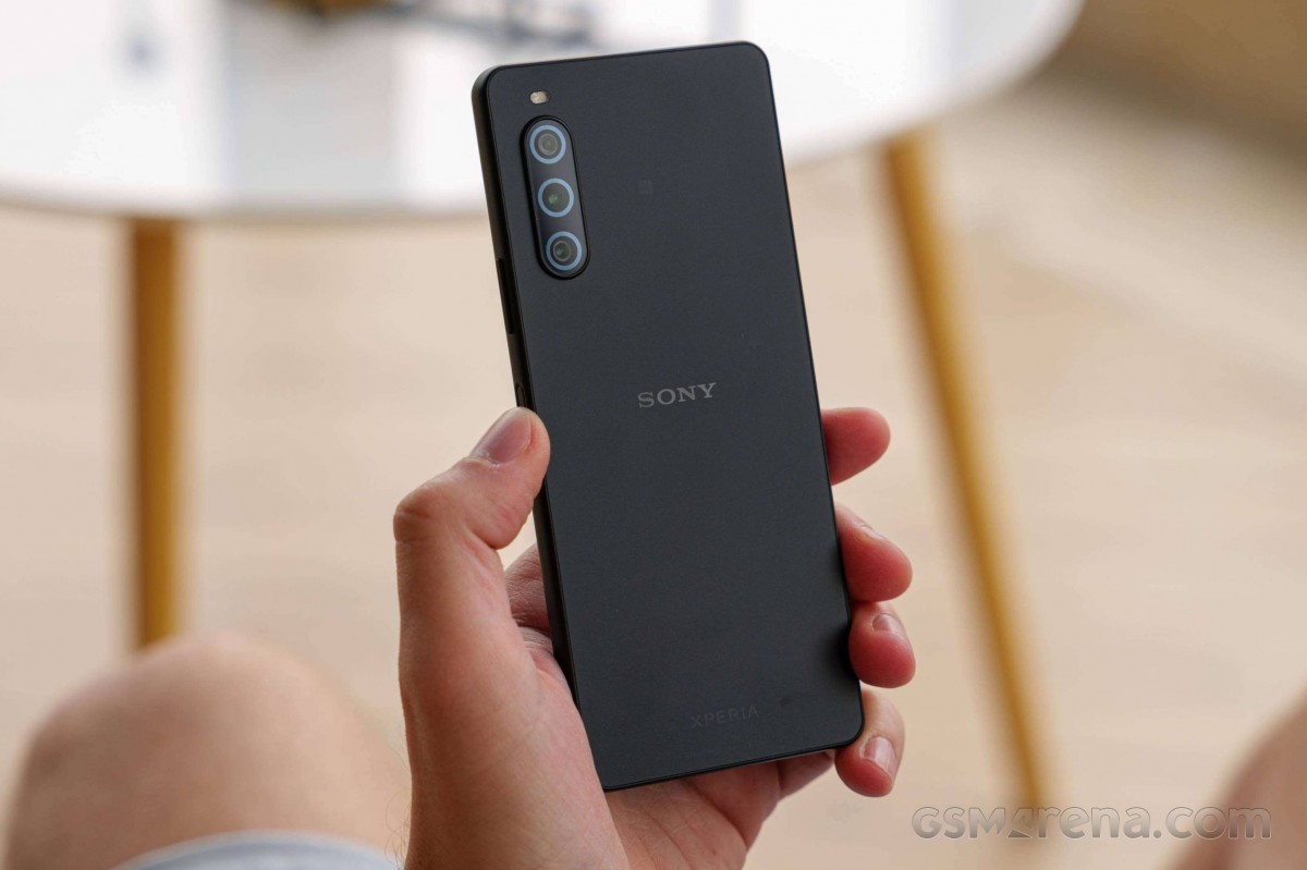 Sony Xperia 10 V in for review