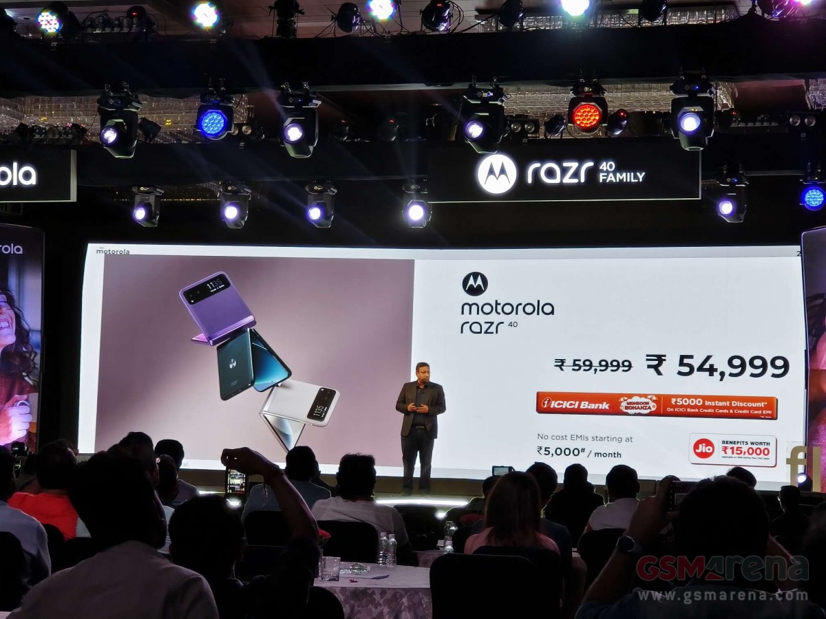 Moto Razr 40 and Moto Razr 40 Ultra launched in India at ₹54,999 onwards:  Launch offers, availability and other detail