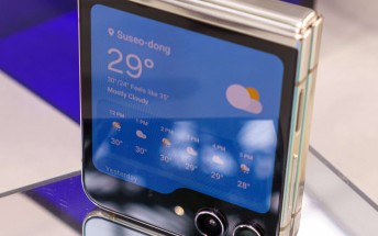 You can run any app on the Galaxy Z Flip5's cover screen, sort of