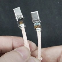 Non, un câble USB-C Android ne fait pas plus chauffer l'iPhone 15 qu'un  câble Apple - Numerama