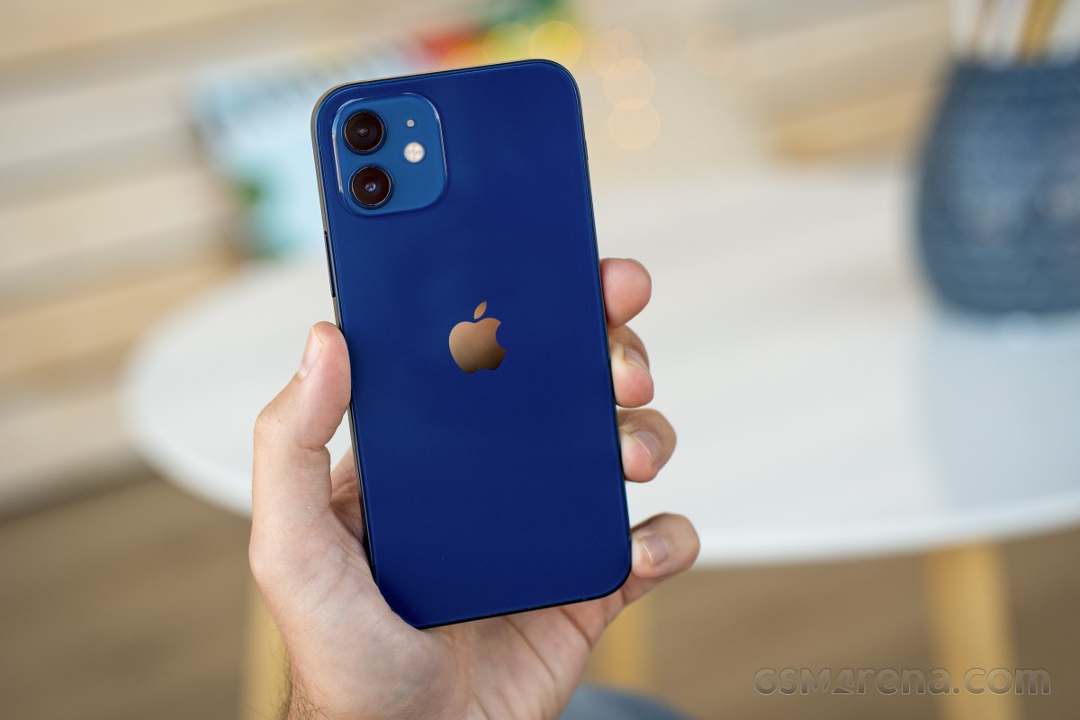 Apple обещает обновление программного обеспечения, чтобы снизить iPhone Радиация 12 во Франции