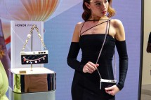 Honor V Purse concept live photo gallery -  news