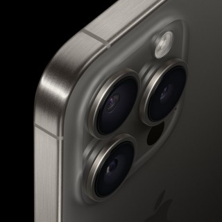 iPhone 15 Pro Max tetraprism periscope