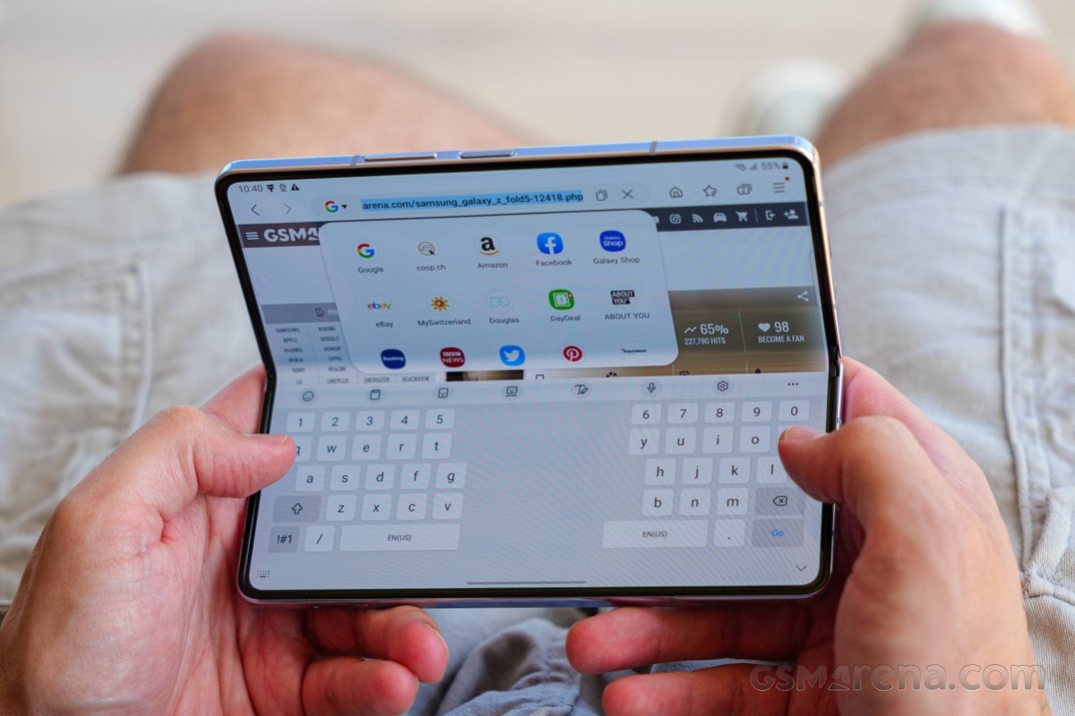  Foldable smartphone market to reach 5% in 2027