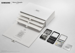 Samsung Galaxy Z Flip5 Maison Margiela Edition retail package and contents