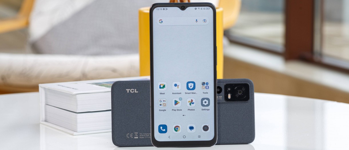 Unboxing the TCL 40 NxtPaper 5G