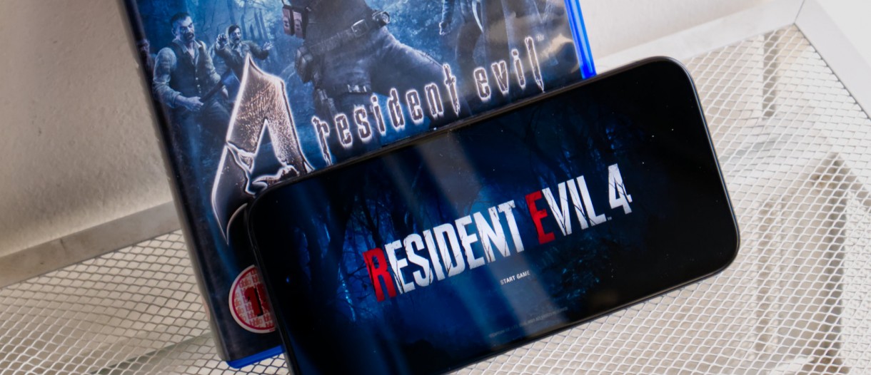 Capcom PS4 Resident Evil Village Standard Collector's Edition Video Game  Bundle - GB