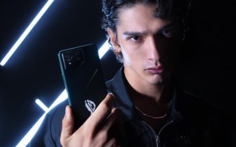 Asus ROG Phone 8 arrives with SD 8 Gen 3, telephoto camera and IP68 rating