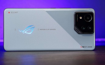 Asus ROG Phone 8 unboxing
