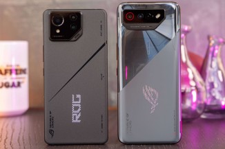 Tehnology News The Asus ROG Phone 8 Pro next to the ROG Phone 7 Ultimate